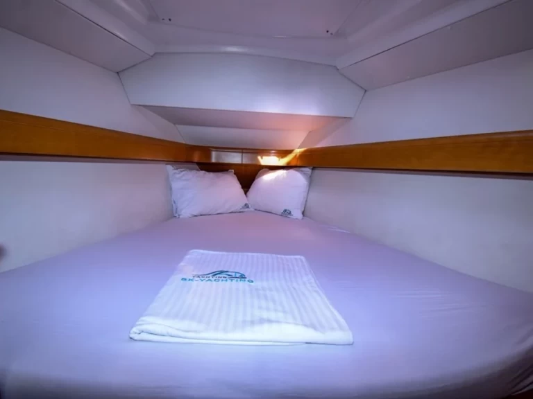 Alquiler Velero Jeanneau con o sin  título de navegación