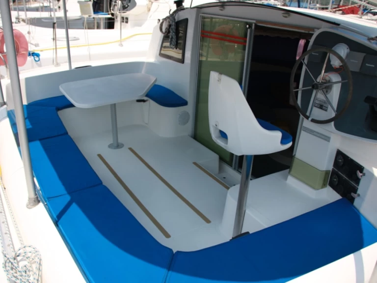 Alquiler de Fountaine Pajot Athena 38 en Marmaris