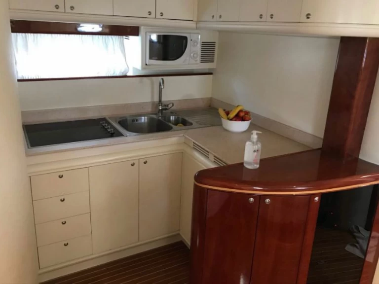 Alquiler de barcos Nettuno barato de Rizzardi 50 Top Line