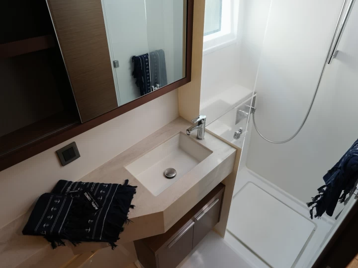 Alquiler de Lagoon Lagoon 46 en Salerno