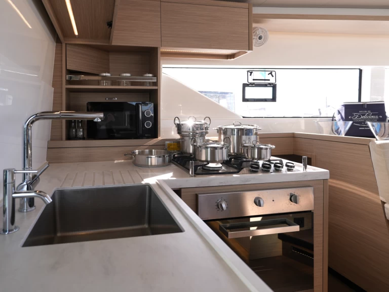 Alquiler de embarcaciones Lagoon Lagoon 51 enSalerno en Samboat