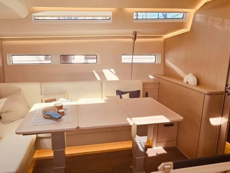 Alquiler de Jeanneau Jeanneau 55 en Salerno