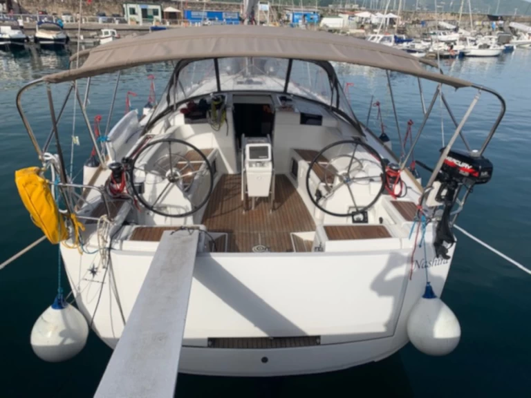 Velero para alquilar Salerno al mejor precio