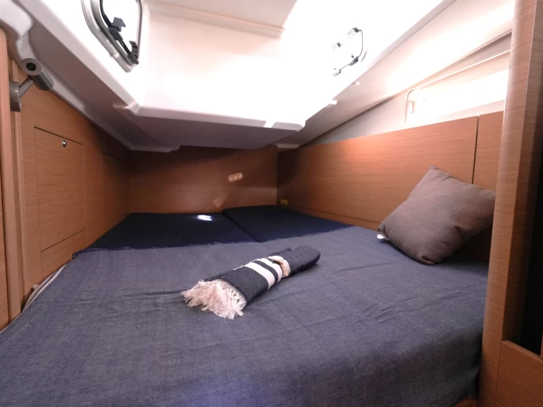 Alquiler de barcos Salerno barato de Sun Odyssey 410