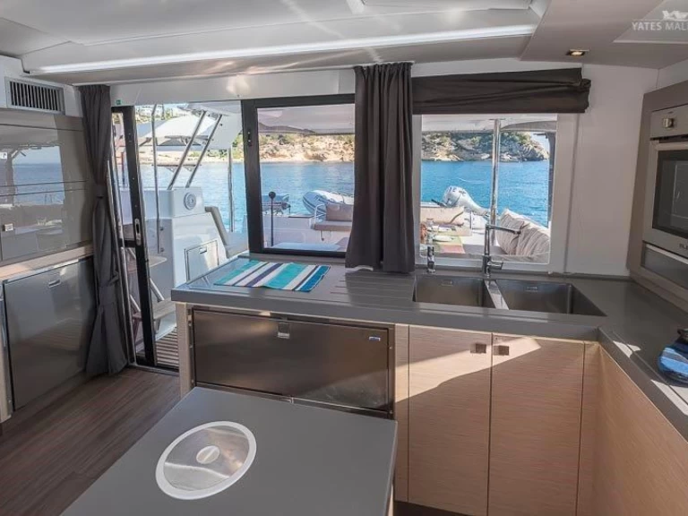 Alquiler de Catamarán, con o sin patrón Fountaine Pajot Palma de Mallorca
