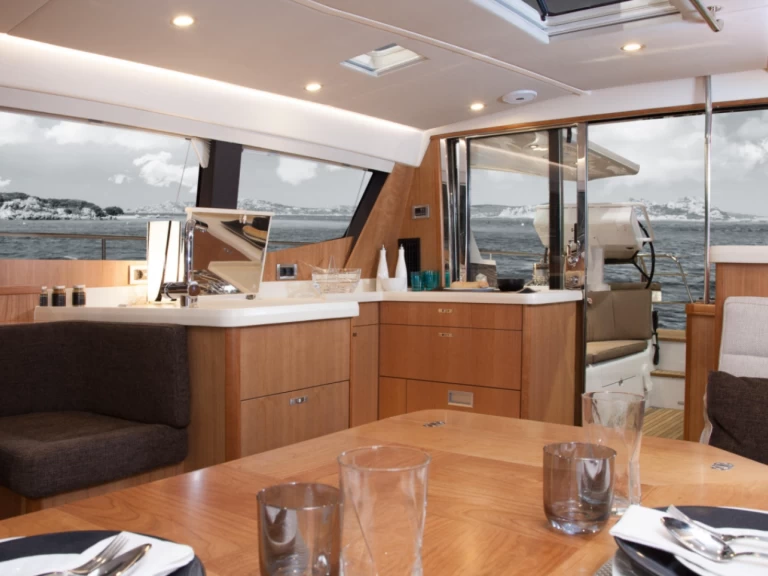 Velero para alquilar Gouviá al mejor precio