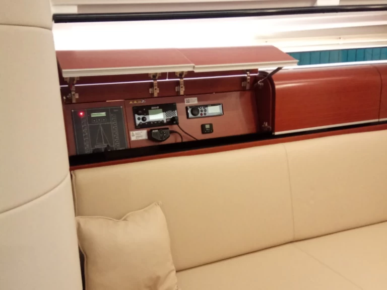 Alquiler Velero Dehler con o sin  título de navegación