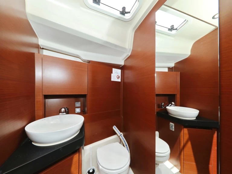 Alquiler de Velero, con o sin patrón Hanse Novi Vinodolski