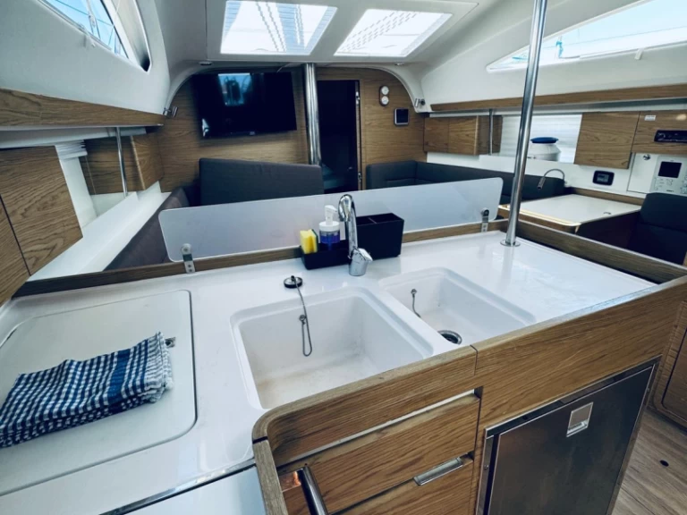 Alquiler de Elan Impression 40 en Novi Vinodolski