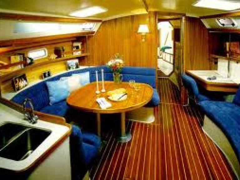 Catalina Yachts Catalina 42 de alquiler a Genova