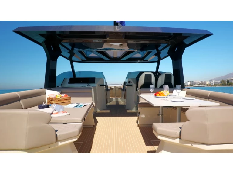 Alquiler de embarcaciones Vanguard Tesoro T41 enÓrmos Bay en Samboat