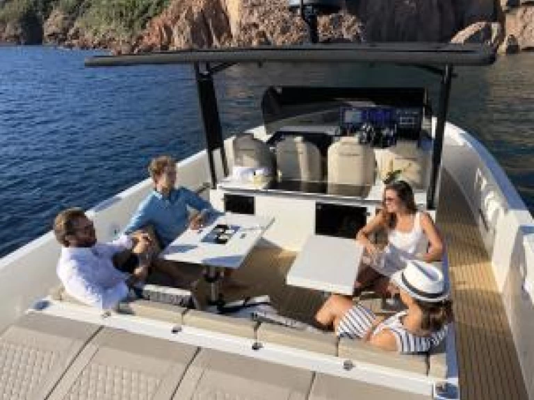 Alquiler de embarcaciones De Antonio DE ANTONIO D42 enParos (Isla) en Samboat