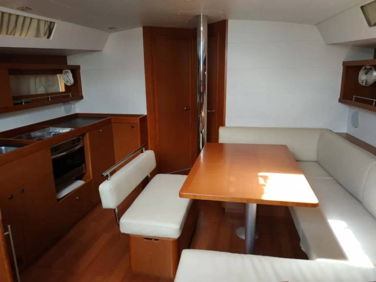 Bénéteau Oceanis 45 de alquiler a Procida