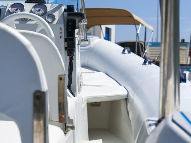 Alquiler Lancha  con o sin  título de navegación