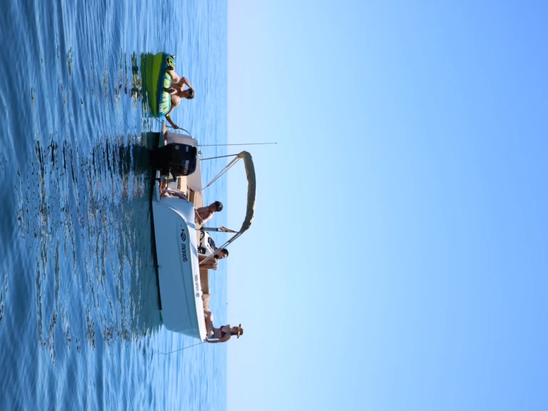 Alquiler Lancha Darekco Mareti con o sin  título de navegación