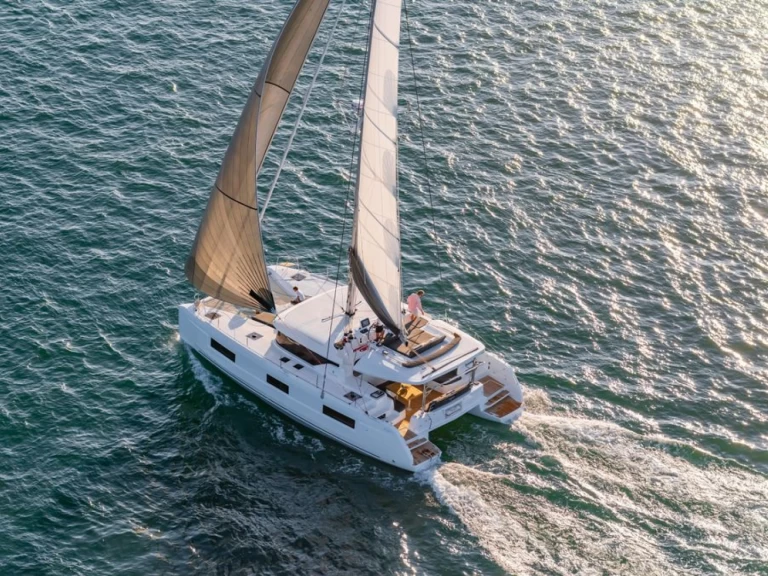 Alquiler Catamarán Lagoon con o sin  título de navegación
