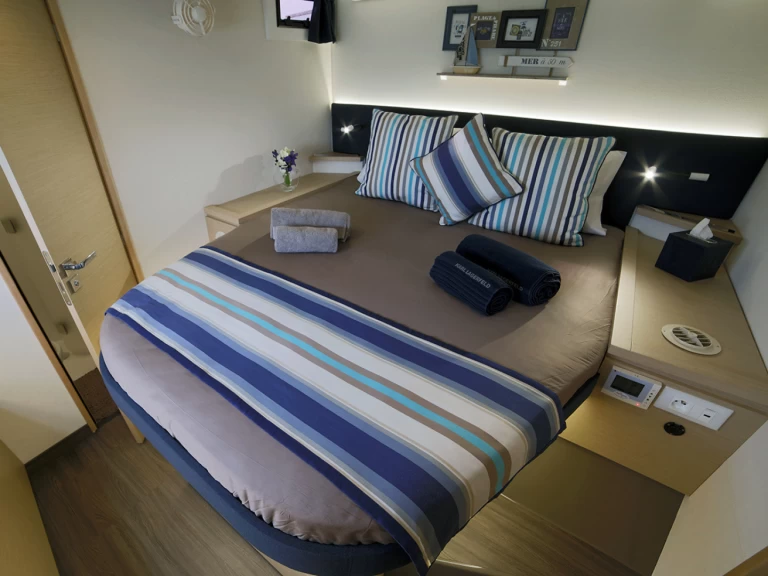 Alquiler de Fountaine Pajot Saba 50 en Álimos