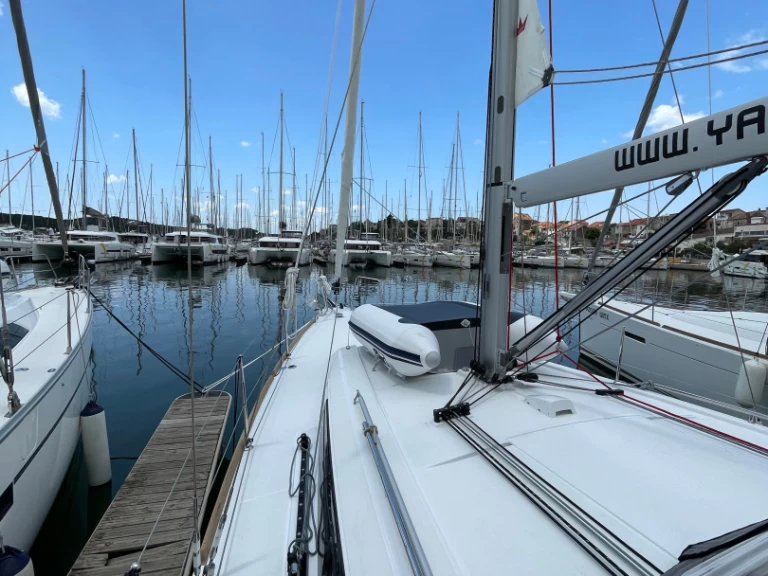 Alquiler de Velero, con o sin patrón Bénéteau Šibenik