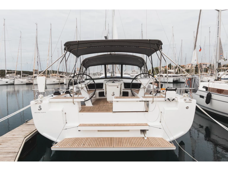 Alquiler de Velero, con o sin patrón Bénéteau Šibenik