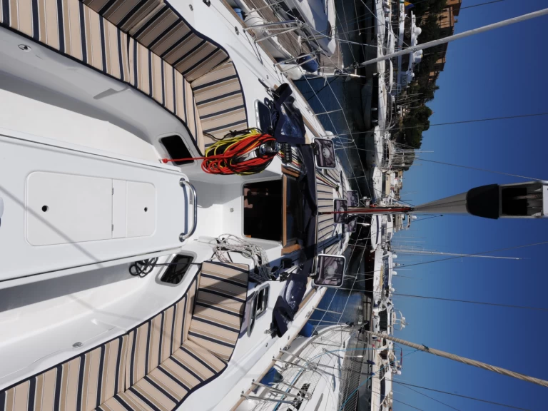 Alquiler Velero Jeanneau con o sin  título de navegación