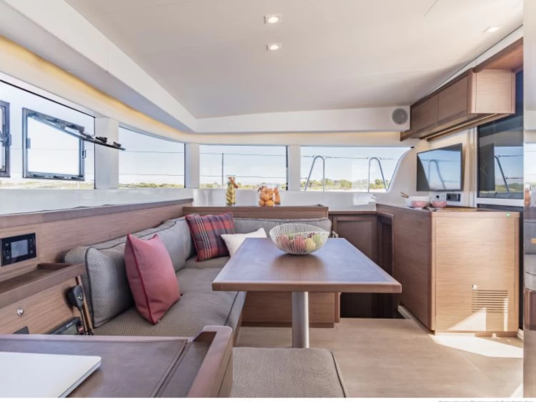 Catamarán para alquilar La Spezia al mejor precio
