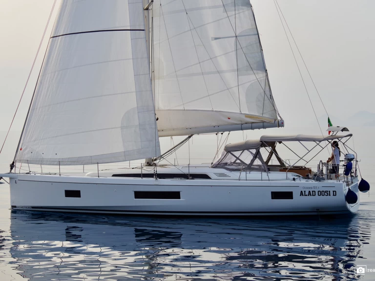 Alquiler de Velero, con o sin patrón Bénéteau Furnari