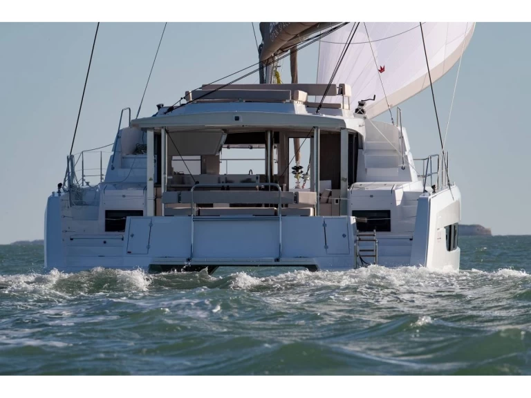 Alquiler de embarcaciones Bali Bali 4.4 enCannigione en Samboat