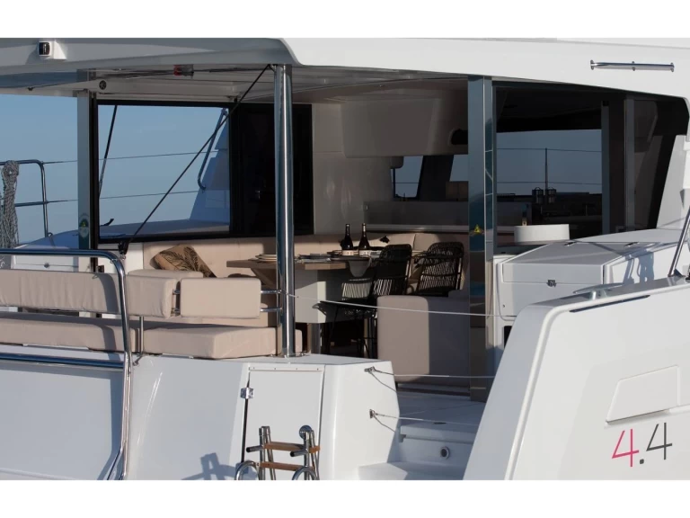 Alquiler de Catamarán, con o sin patrón Bali Cannigione