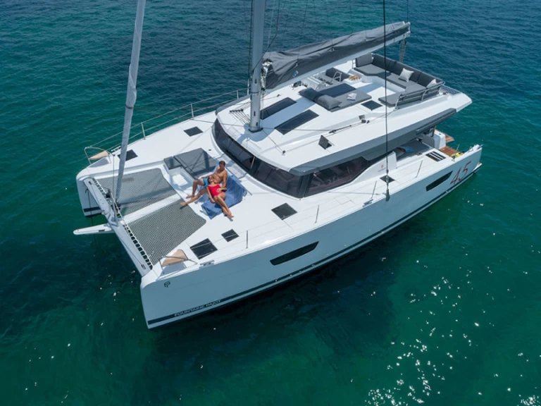 Alquiler de Catamarán, con o sin patrón Fountaine Pajot Taranto