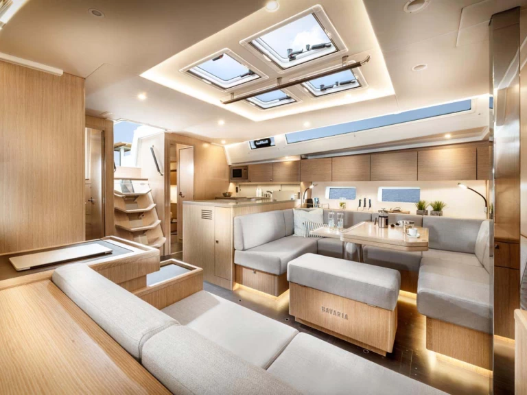 Alquiler de Velero, con o sin patrón Bavaria Golfo Aranci