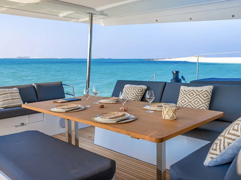 Alquiler de embarcaciones Fountaine Pajot Aura 51 enFrenchtown en Samboat