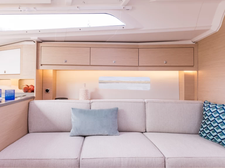 Velero para alquilar Marina (Ciudad) al mejor precio