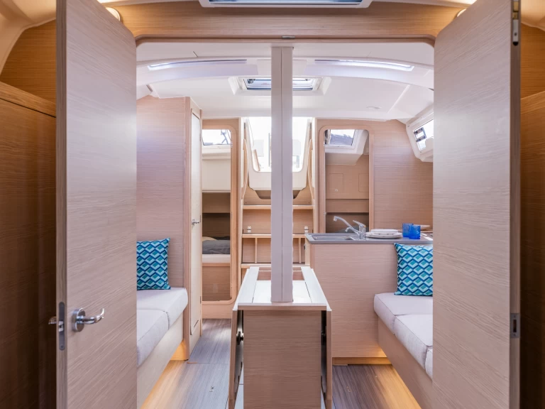 Alquiler de barcos Dubrovnik barato de Dufour 37