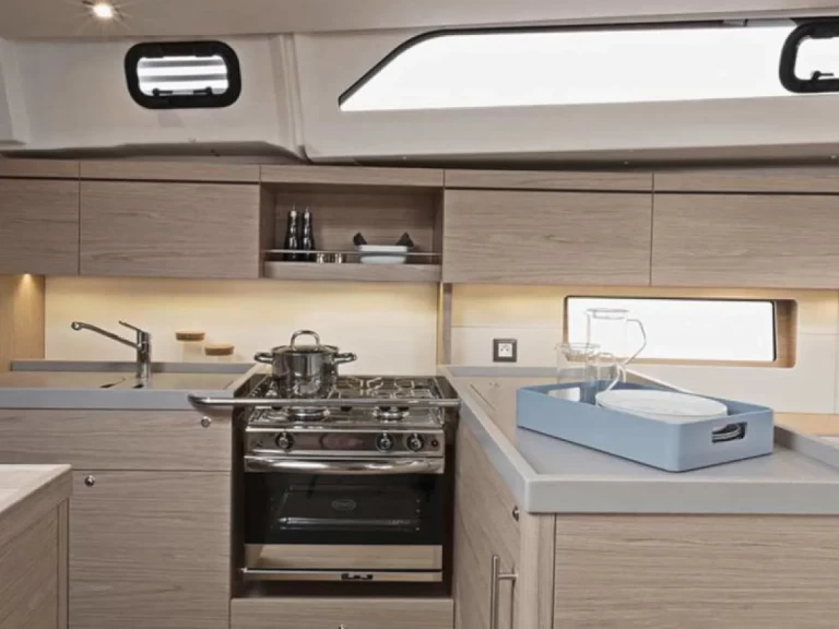 Alquiler de Velero, con o sin patrón Bénéteau Marina (Ciudad)