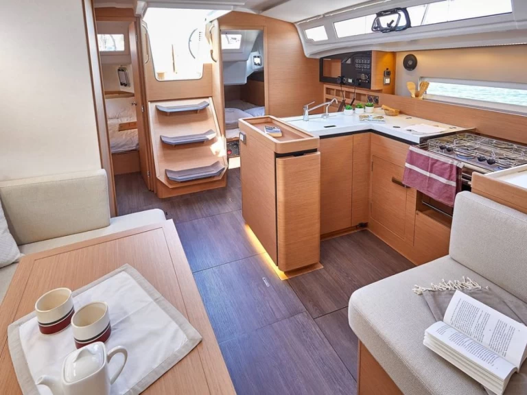 Alquiler de embarcaciones Jeanneau Sun Odyssey 410 enDubrovnik en Samboat