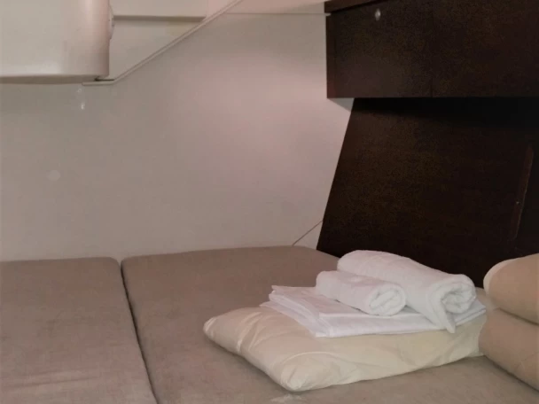 Alquiler de barcos Ermoúpolis barato de Hanse 540 E