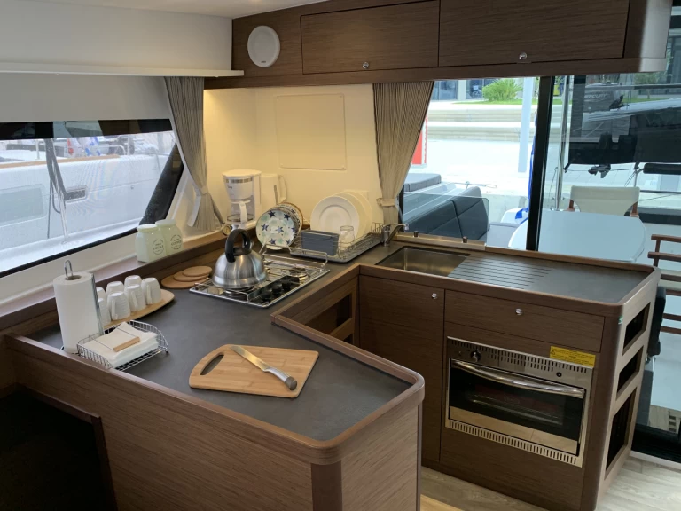 Alquiler Catamarán Lagoon con o sin  título de navegación