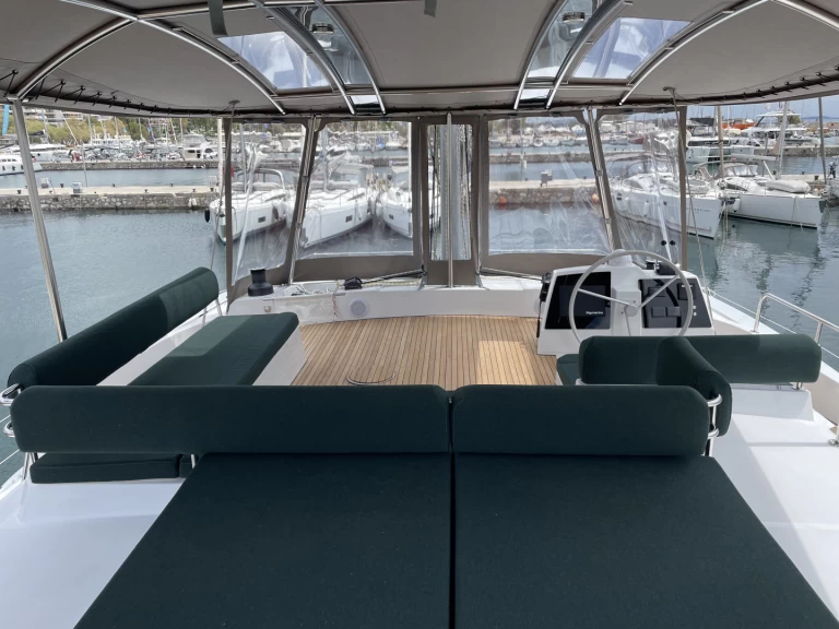 Catamarán para alquilar Álimos al mejor precio