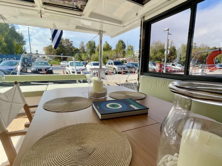 Catamarán para alquilar Álimos al mejor precio