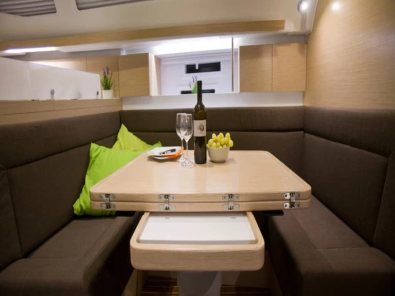 Alquiler Velero Elan con o sin  título de navegación