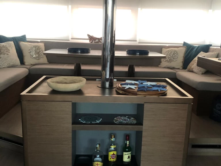 Lagoon Lagoon 50 de alquiler a Capo d'Orlando