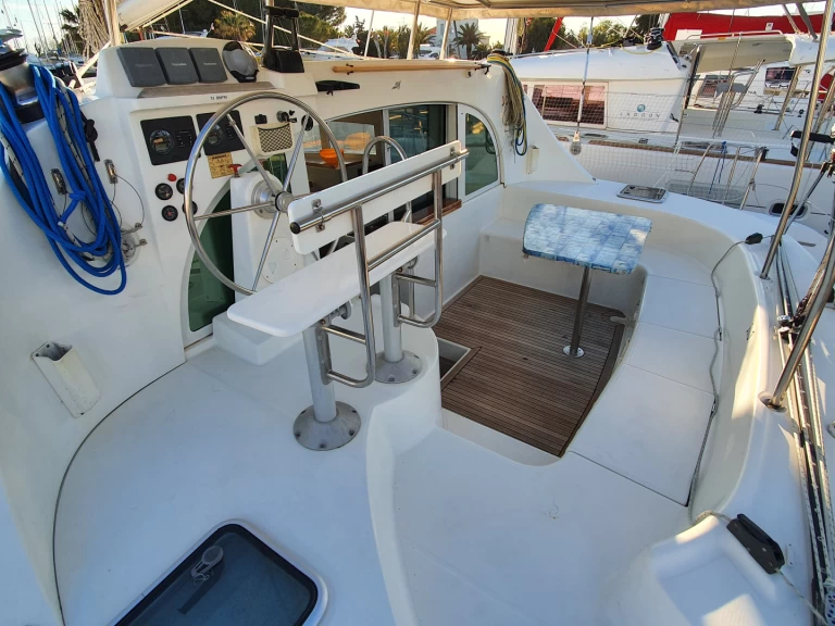 Alquiler de Lagoon Lagoon 38 en Hyères