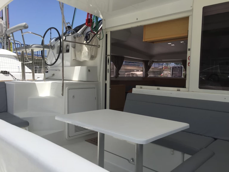 Lagoon Lagoon 400 S2 de alquiler a Hyères