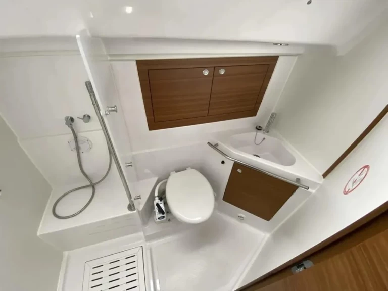 Alquiler de barcos Šibenik barato de Oceanis 40.1