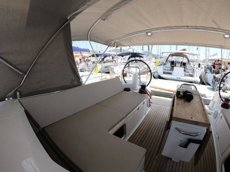 Alquiler de embarcaciones Jeanneau Sun Odyssey 490 enŠibenik en Samboat