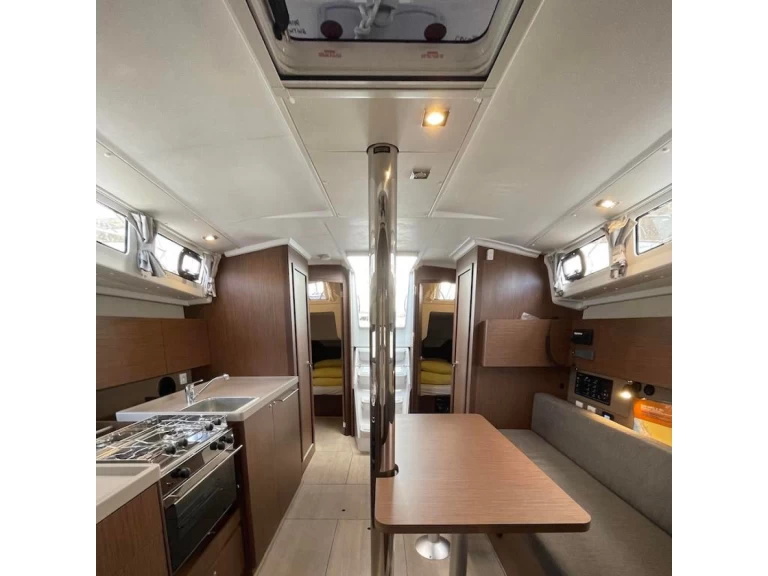 Bénéteau Oceanis 38.1 de alquiler a Šibenik