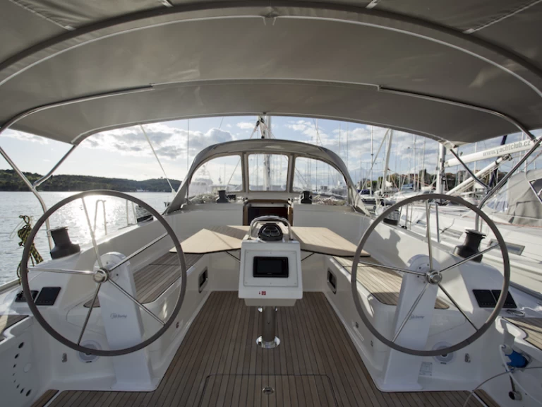 Alquiler de barcos Šibenik barato de Cruiser 46