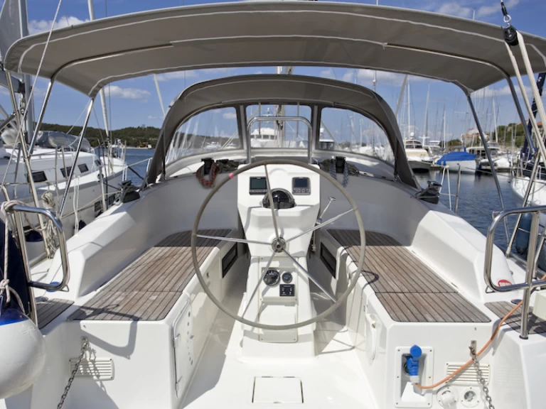 Velero para alquilar Šibenik al mejor precio