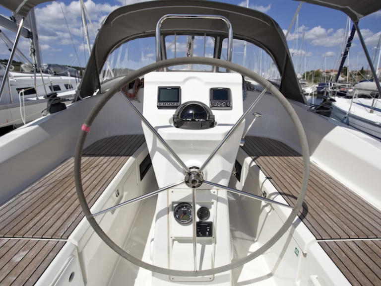 Bavaria Bavaria 36 Cruiser de alquiler a Šibenik