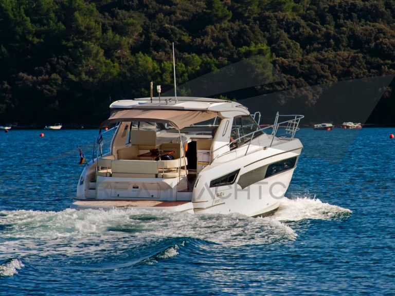 Alquiler de Bavaria Bavaria S40 HT en Sukošan